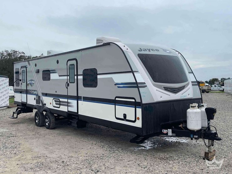 2018-33ft-jayco-white-hawk-30rls-t/a-travel-trailer-image-4