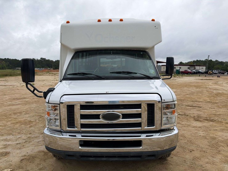 2014-ford-e450-image-5