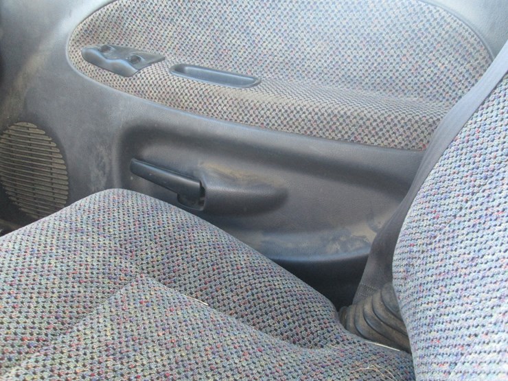 2001-dodge-3500-image-29
