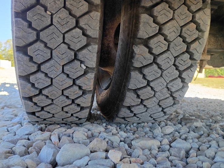 2003-ford-f550-image-109