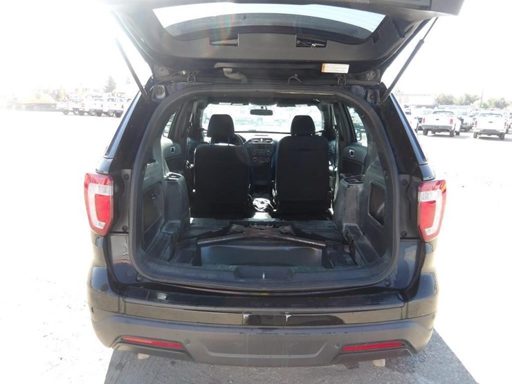 2019-ford-explorer-image-13