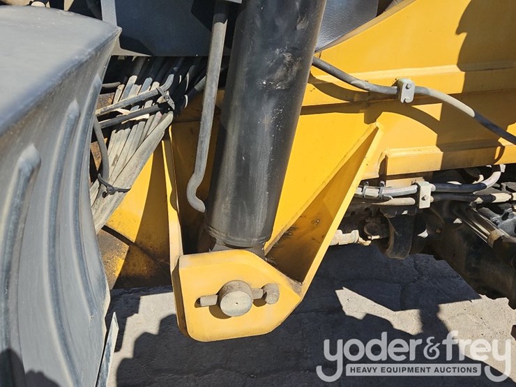 2014-caterpillar-tl1055c-image-20