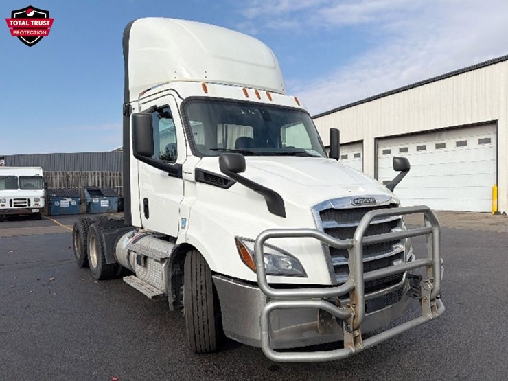 2020-freightliner-cascadia-116-image-1