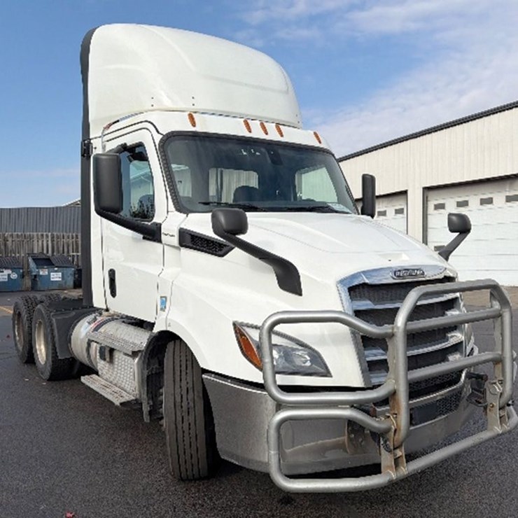 2020 FREIGHTLINER CASCADIA 116