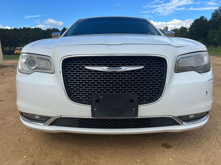 2020-chrysler-300-awd-3.6l-v6-sedan-(166,122-miles)-image-5