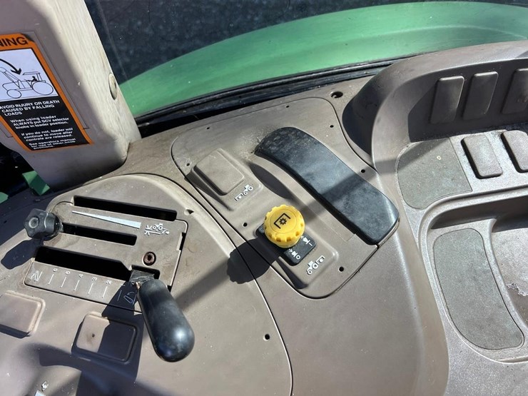 2015-john-deere-6115m-image-29