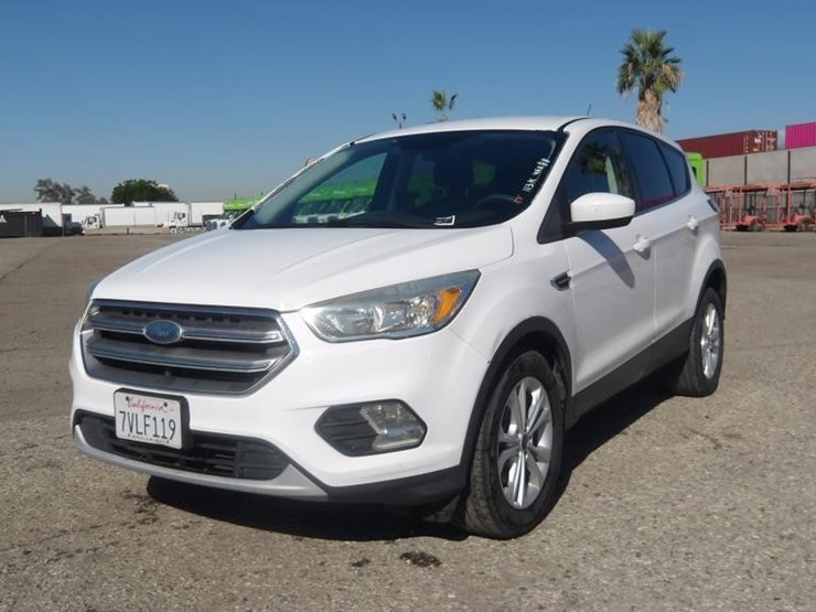2017-ford-escape-image-1