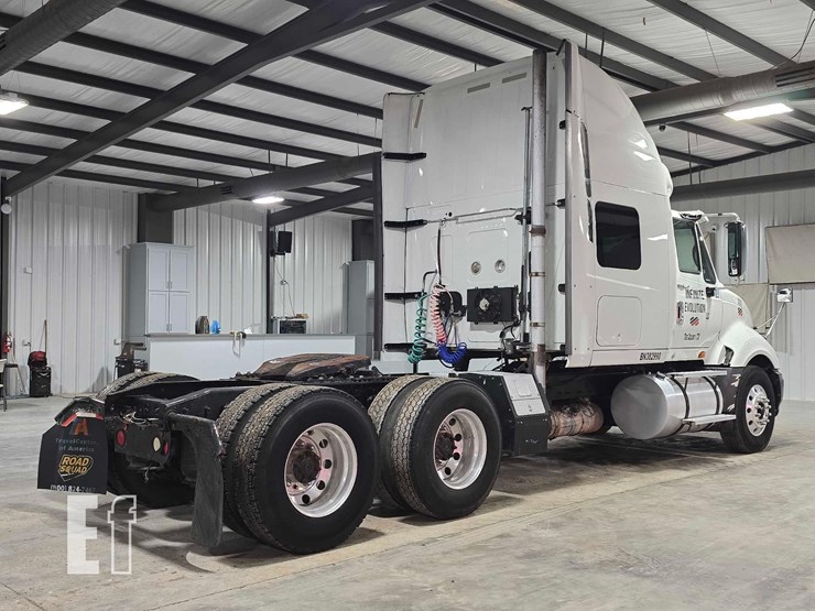 2011-international-prostar-image-3