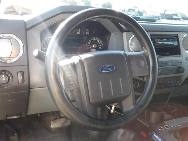 2015-ford-f550-xlt-image-25