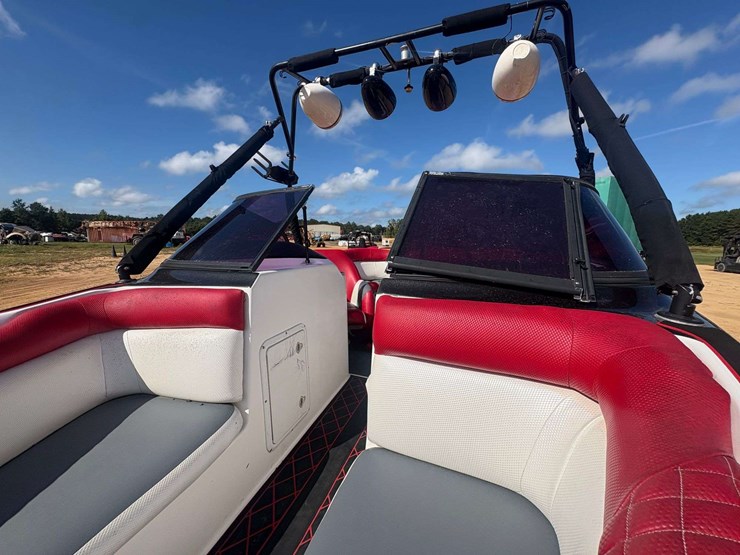 2000-tige-24v-ski-boat-w/-trailer-image-8