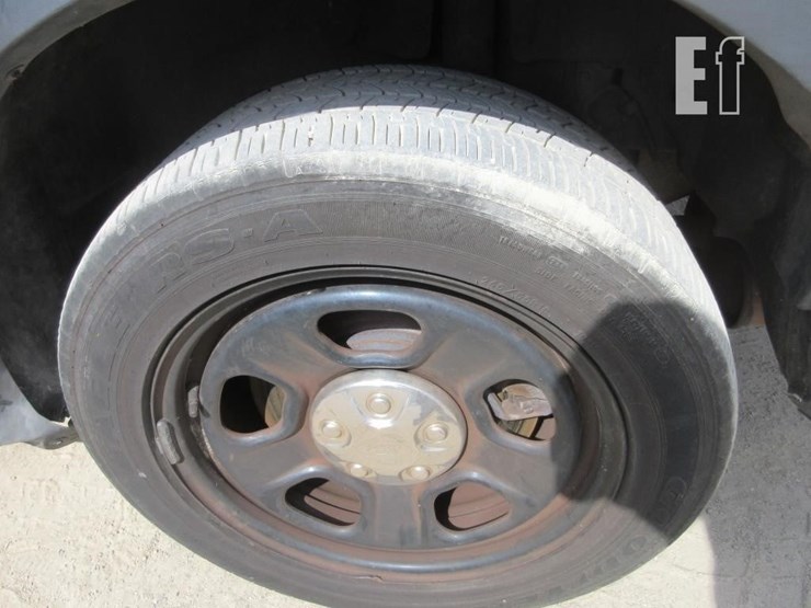 2015-ford-explorer-image-17