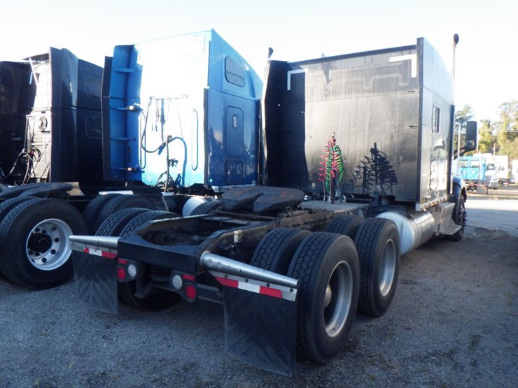 2015-peterbilt-579-image-9