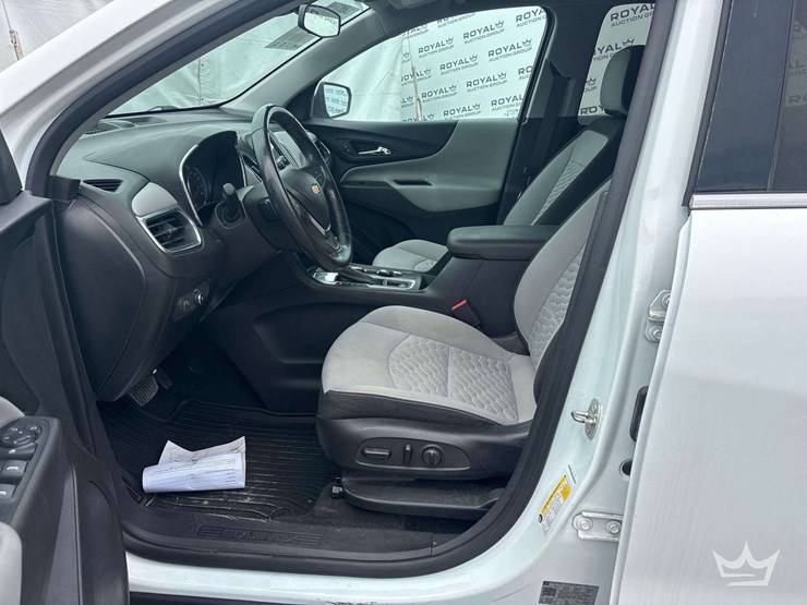2019-chevrolet-equinox-image-12
