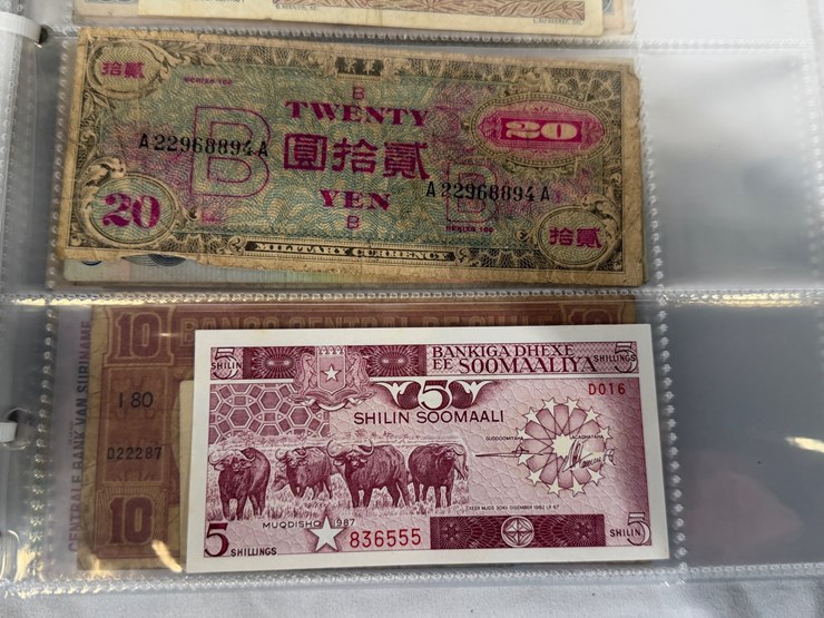 #40307-•-foreign-currency-bank-notes-image-131