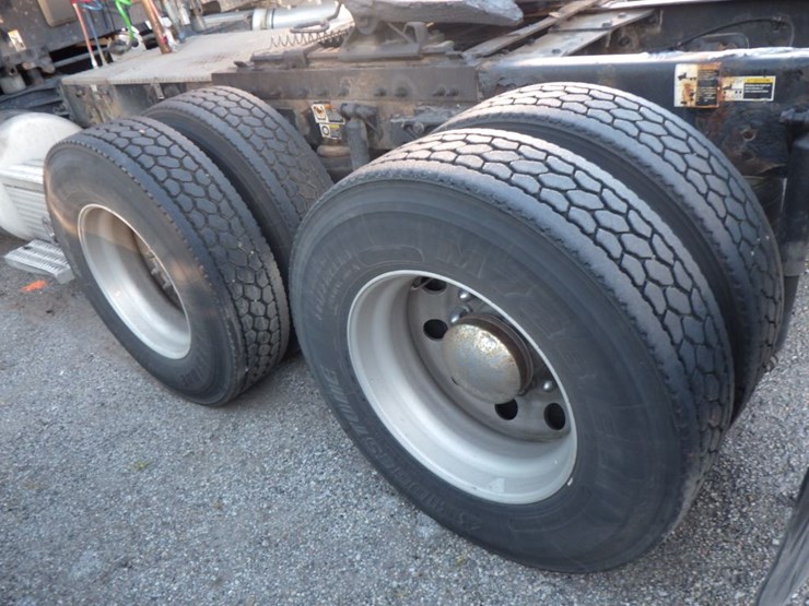 2015-peterbilt-579-image-14
