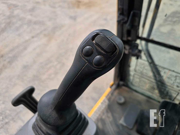 2023-jcb-220x-lc-image-17