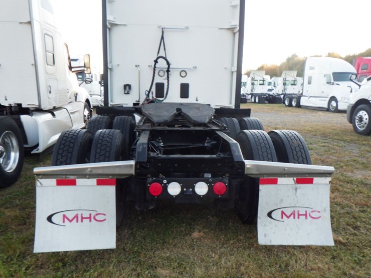 2022-kenworth-t680-image-9