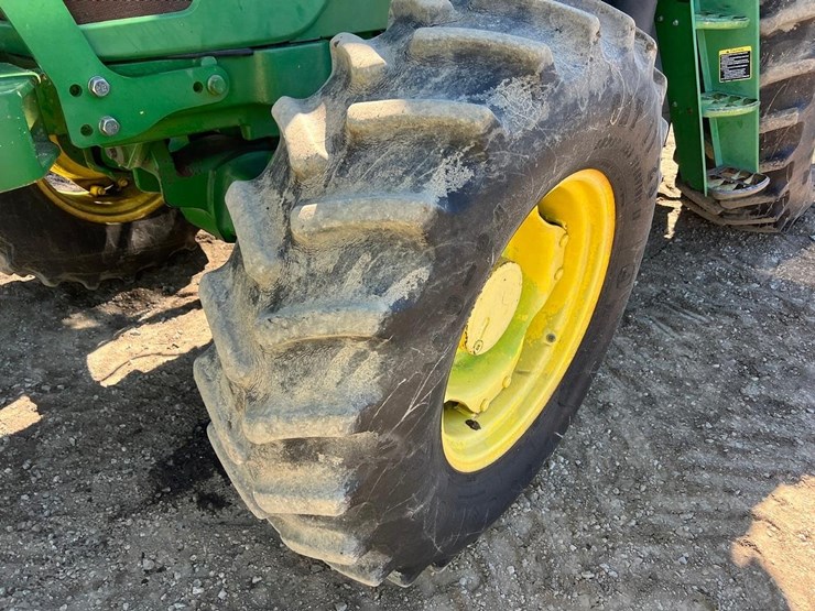 2015-john-deere-6115m-image-15