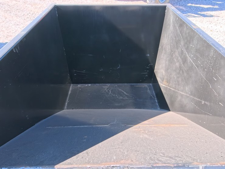 #3032-•-new-2-yard-skid-steer-trash-hopper-image-6