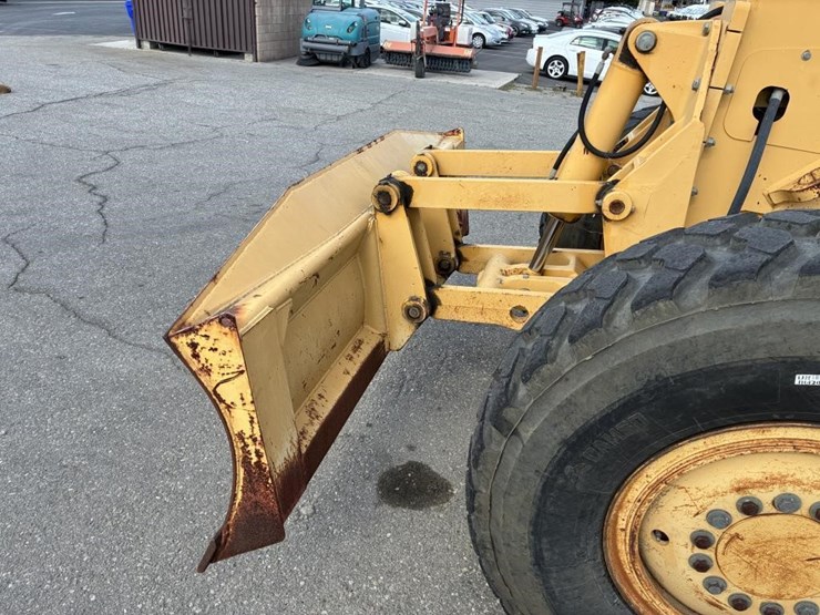 2005-deere-772d-image-9