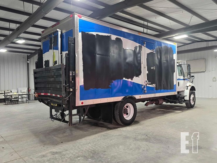 2013-international-durastar-4300-image-3