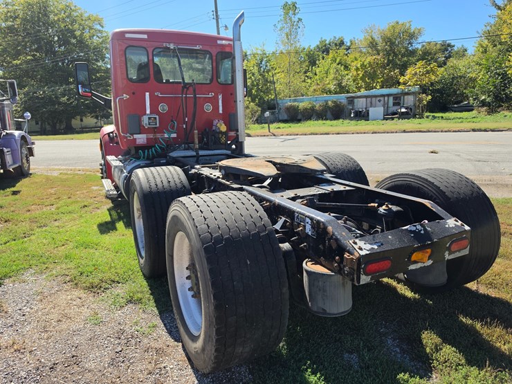 2014-peterbilt-579-image-6