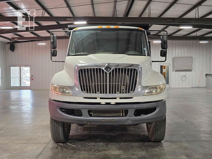 2018-international-durastar-4300-image-7