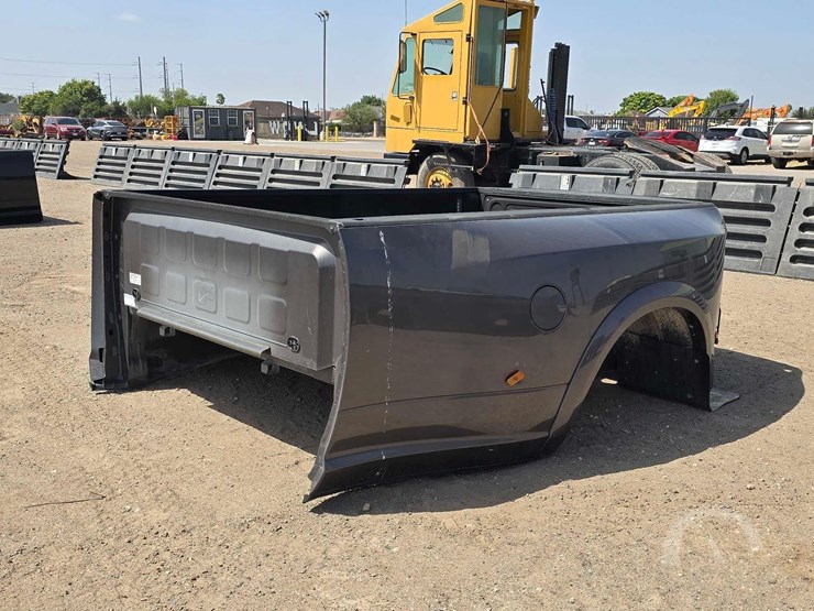 dodge-ram-dually-truck-bed.-image-2