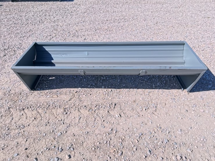 #3028-•-new-7.5ft-feed-bunk-image-2