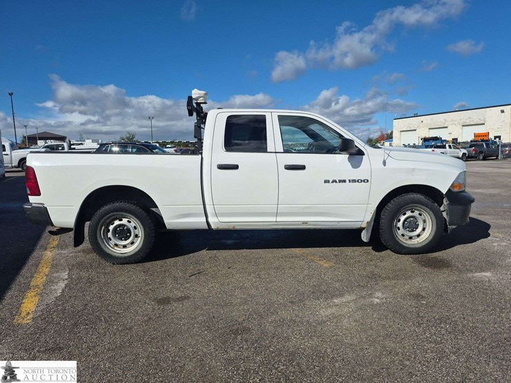 2011-dodge-1500-image-4