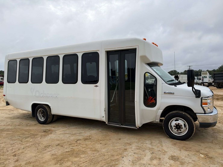 2014-ford-e450-image-4