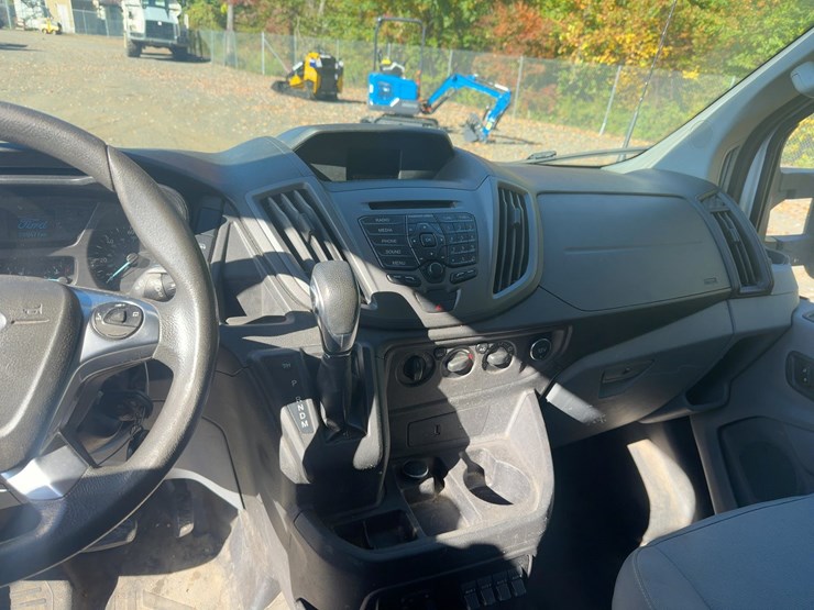 2019-utility-van-image-25