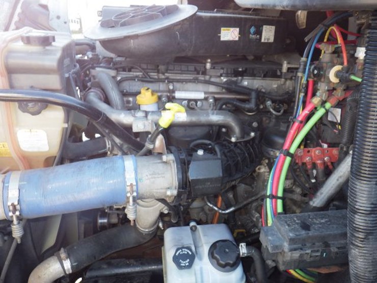 2020-freightliner-cascadia-113-image-15