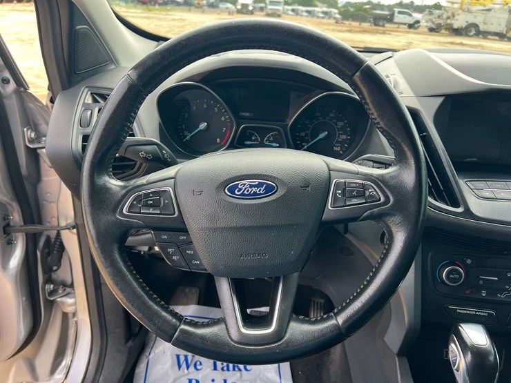2019-ford-escape-image-12