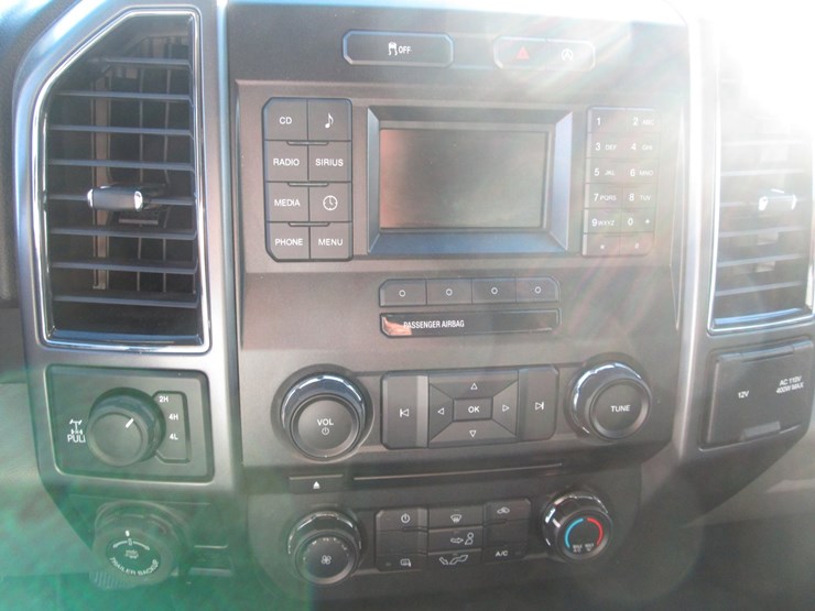 2017-ford-f150-image-28