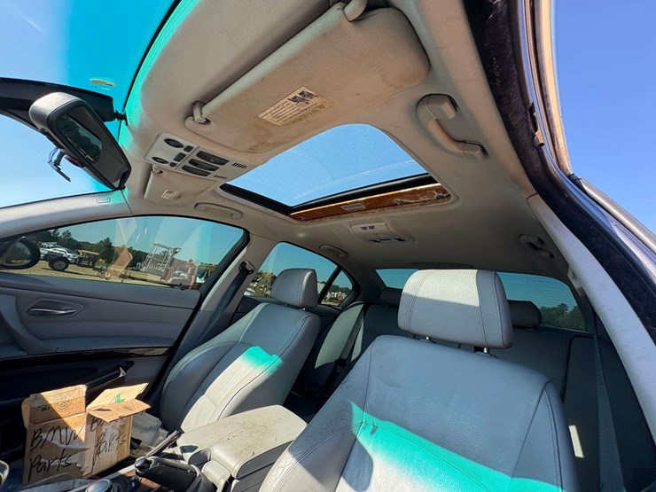 2007-bmw-335i-4-door-sedan-image-12