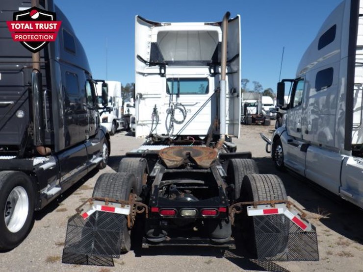2020-volvo-vnr300-image-8