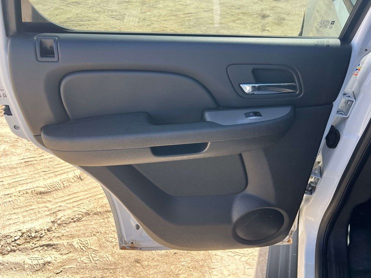 2012-chevrolet-tahoe-image-14