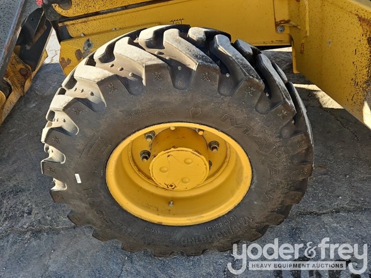 2018-deere-410l-image-15