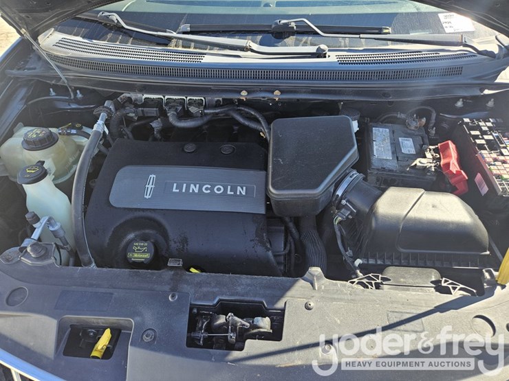2011-lincoln-mkx-image-13