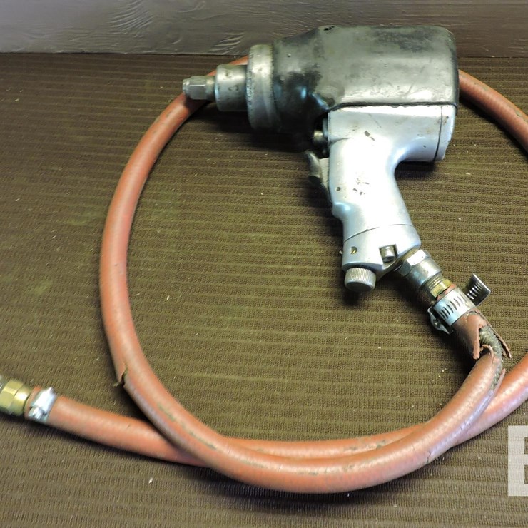 1/2” DRIVE PNEUMATIC IMPACT, BRAND UNKNOWN
