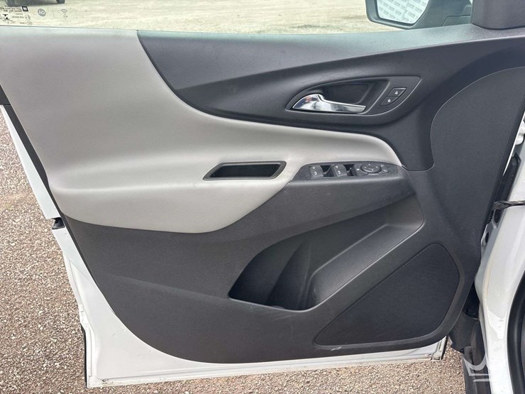 2019-chevrolet-equinox-image-11
