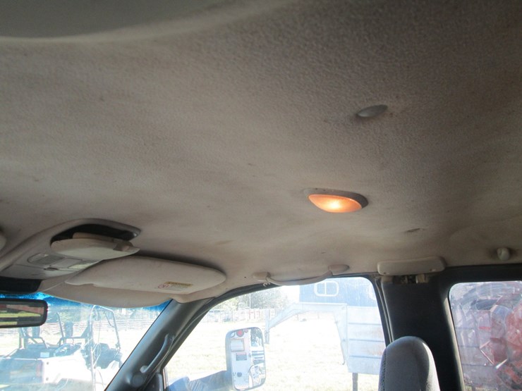 2001-dodge-3500-image-26