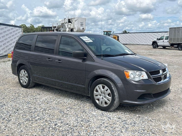 2020-dodge-grand-caravan-image-2