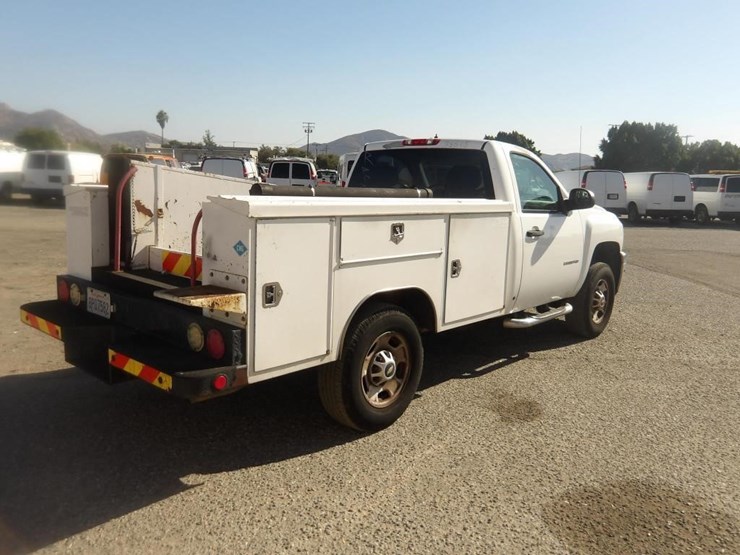 2013-chevrolet-2500-image-4