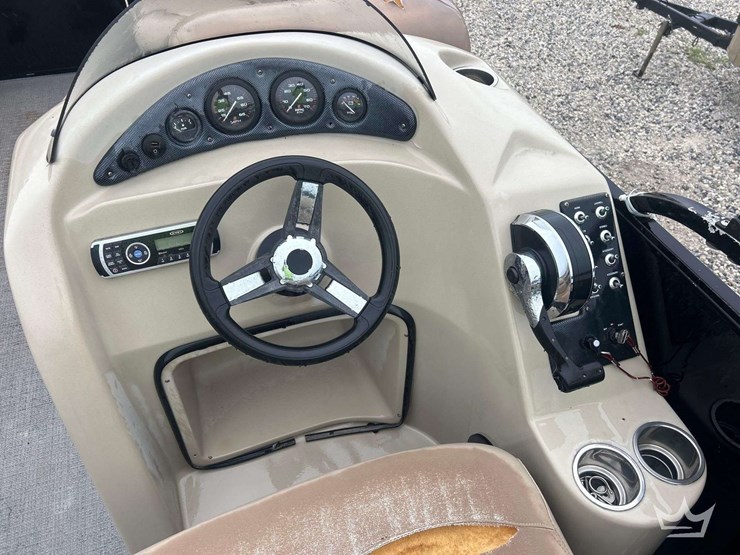 2018-20ft-bentley-200-cruise-pontoon-boat-w-2022-mid-america-t/a-trailer-image-12