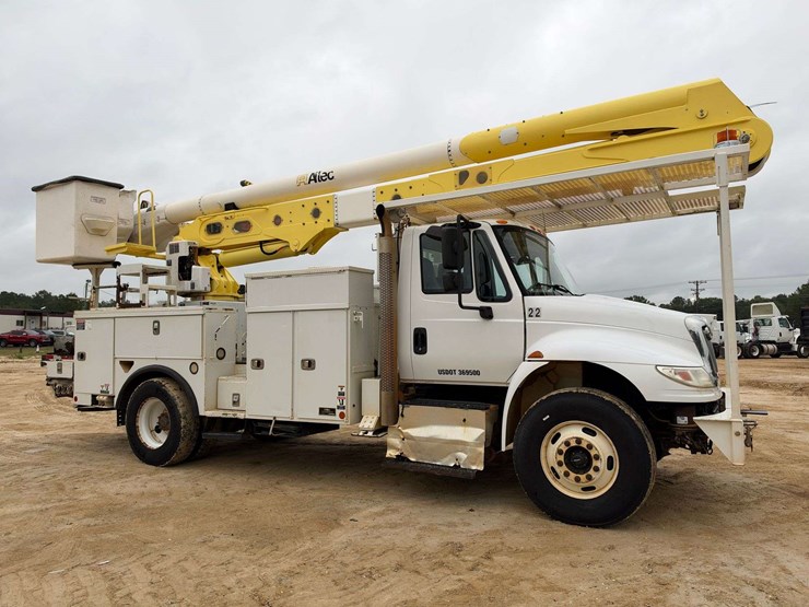 2017-international-durastar-4400-image-4