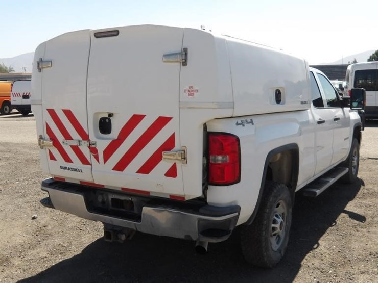 2015-gmc-2500-image-4