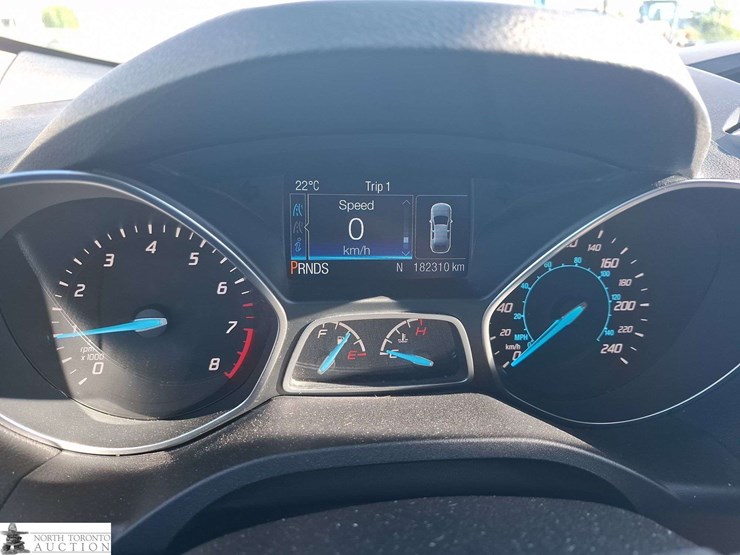 2016-ford-escape-image-11