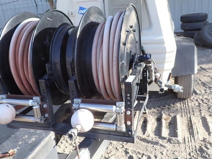 2012-doosan-p260-towable-air-compressor-image-6